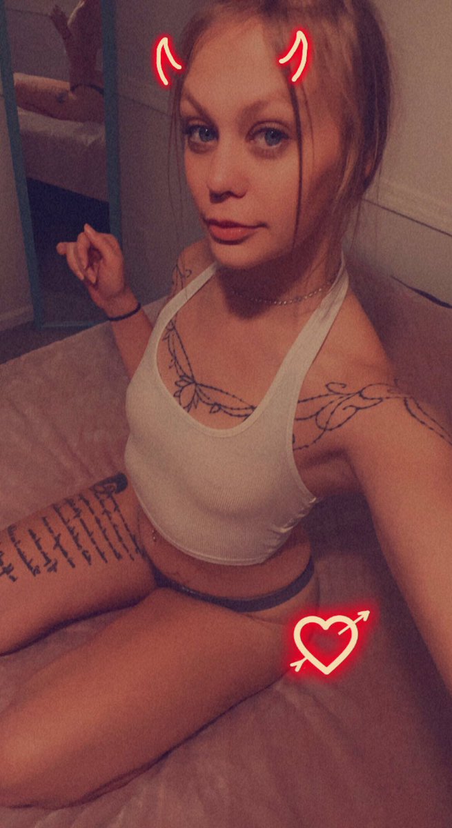 Cmichelle66's tweet photo. Sending nudes to everyone who follows and likes ☺️
 #petitewomen #petiteslut #petitechicks #petitebody #petite #OnlyFansSA #onlyfanspromo #onlyfanspetite #onlyfansgirl #onlyfansbabe #onlyfansFree #onlyfans #onlyfan https://t.co/G4IYZ2pkZT
