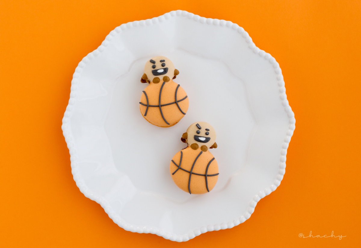 shachy0309's tweet photo. :::::::::::::::::::::::::::::::::::::::::::::::::
🏀 𝕊ℍ𝕆𝕆𝕂𝕐 𝕞𝕒𝕔𝕒𝕣𝕠𝕟𝕤 🏀
:::::::::::::::::::::::::::::::::::::::::::::::::
バスケ観戦を楽しんでいたユンギさんに捧げます🫶🏻✨
#BT21
#Yoongi
#SUGA
#SUGAatNBAJapan
#BTSBAKE
#BTSFOOD
@BTS_twt https://t.co/NiGleRKkM1