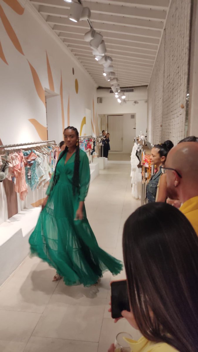 Lina Robles tweet media