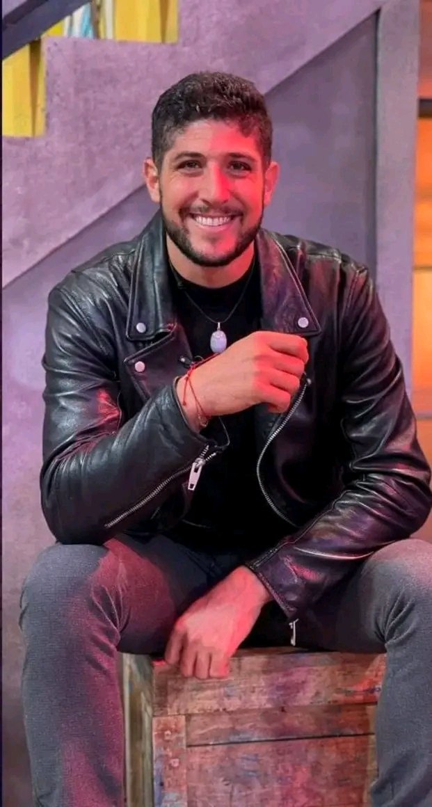 SandraReyesAgu3's tweet photo. El único ganador Survivor México 2022 #YusefCampeonLegitimo https://t.co/wqJJiN6sS3
