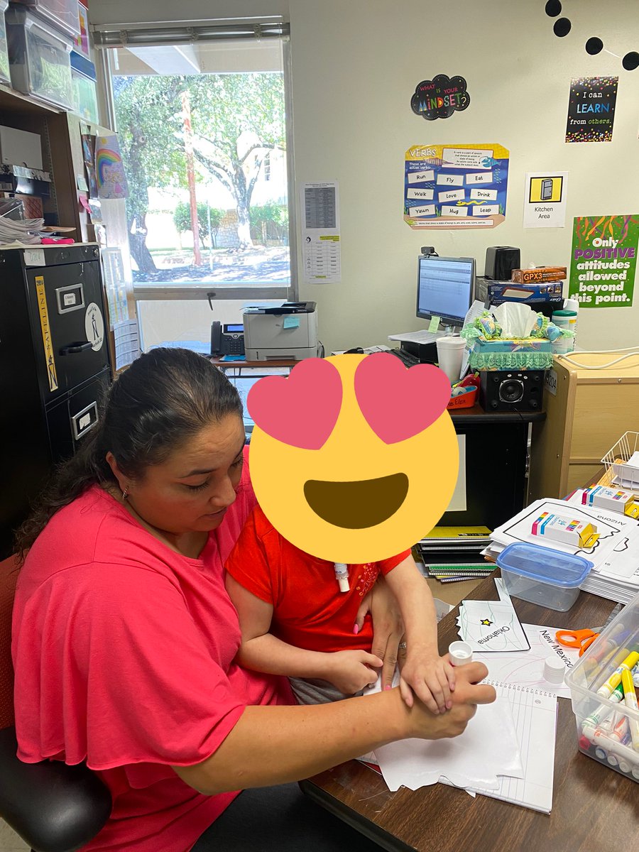 eileen_barboza's tweet photo. When I tell you I ❤️MY JOB, I MEAN IT! I will do whatever to help my students succeed! You want to work standing up? OK! You want me right next to you? OK! My students are doing amazing with the changes! #HUSKYPRIDE #ALEROCKS @NISDHolmes @NISDSpecialEd @NISDJuanC @Barrera_Holmes https://t.co/djqyRRvm12