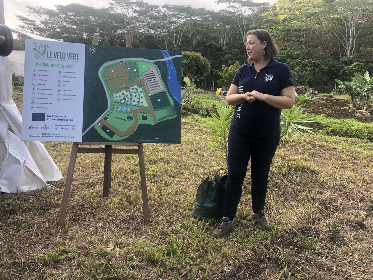 Lancement de Emberoi 3 du Vélo-Vert - la dynamique Agroecologique s’engage à #Mauritius 🇲🇺. Objectifs : production de 360t de🥬🍍 , 125👨‍🌾👩‍🌾 professionnels formés, 700 personnes sensibiliseés, 1200 t de compost créés…avec le soutien de l’🇪🇺et de l’appui technique de #LaReunion 🇫🇷