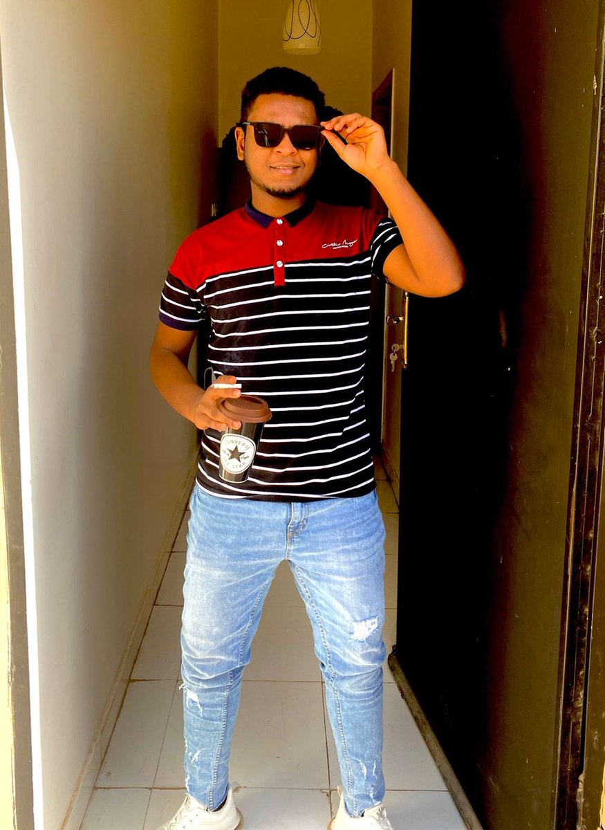 Hashim_E_Nail's tweet photo. في عينيك عشم باكر ما انتي العمر كلو والشمس الوشاحها ورود .♥️🤍
#New_image https://t.co/VOpZ0K3tWY