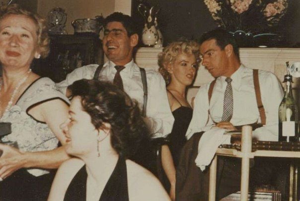 SilverTechnico1's tweet photo. This was pure cruelty for the sake of making Marilyn suffer. (I know I know ‘it’s in the book’ 🙄). Marilyn was truly loved and adored by DiMaggio’s family - this is just another way to rob her from any happiness she did *actually* have, as these pictures show : https://t.co/0mmdg8CUQY