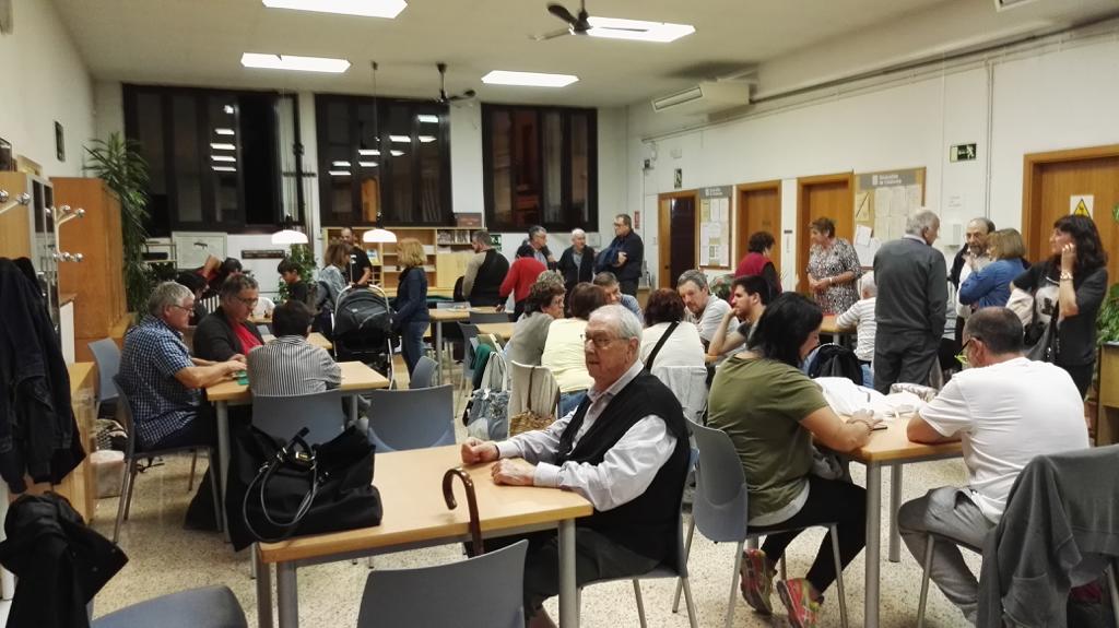 ERCBalsareny's tweet photo. Fa 5 anys Balsareny també ho va fer possible. Dia intens, llarg i emotiu. Amb orgull continuem. Volem república! #HiVamSer #1rOctubre https://t.co/UXEDcgIBYg