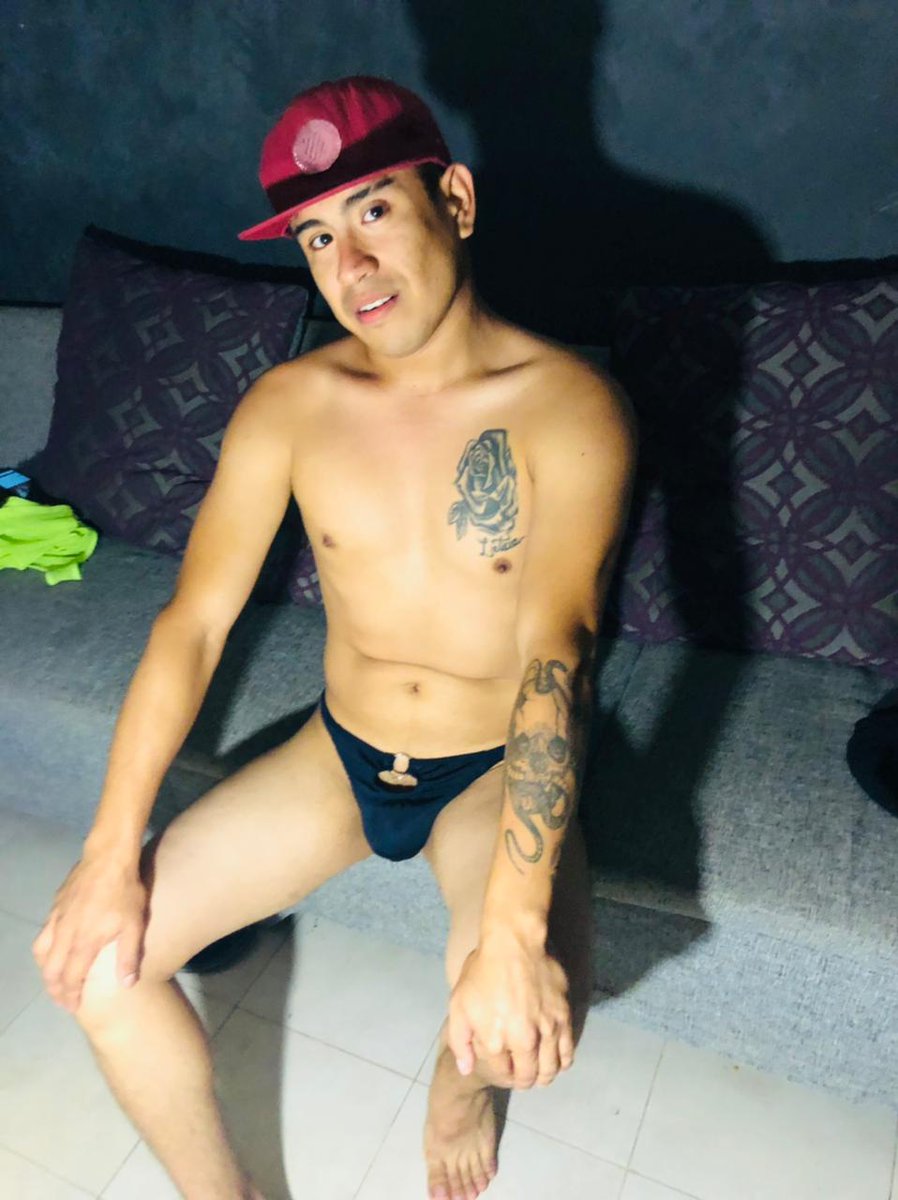 AngelRu45440732's tweet photo. @EncuentroGayMty 
Saludos quien para grabar contenido https://t.co/fIaxAwXM8f