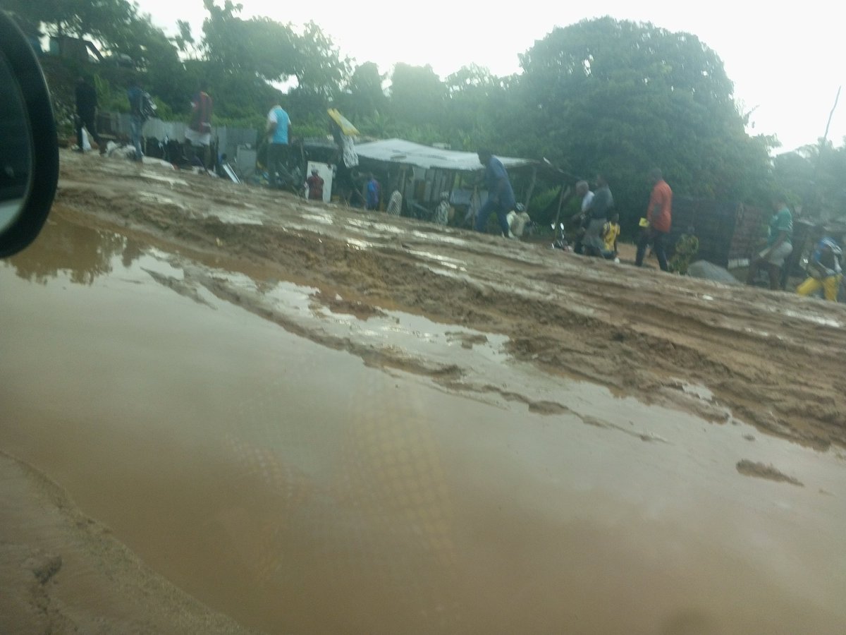 Thatfatbabe1's tweet photo. @jidesanwoolu can you please visit Badagry and help us fix this road. @tundefashola promised us 10 lanes and we're still pleading for 1 good lane! It's insane to leave an ECOWAS road like this and embarrassing to the country.
Thank you
#fixbadagry
@mybadagry
#LagosRally Festac https://t.co/6B7Q35Rfcx