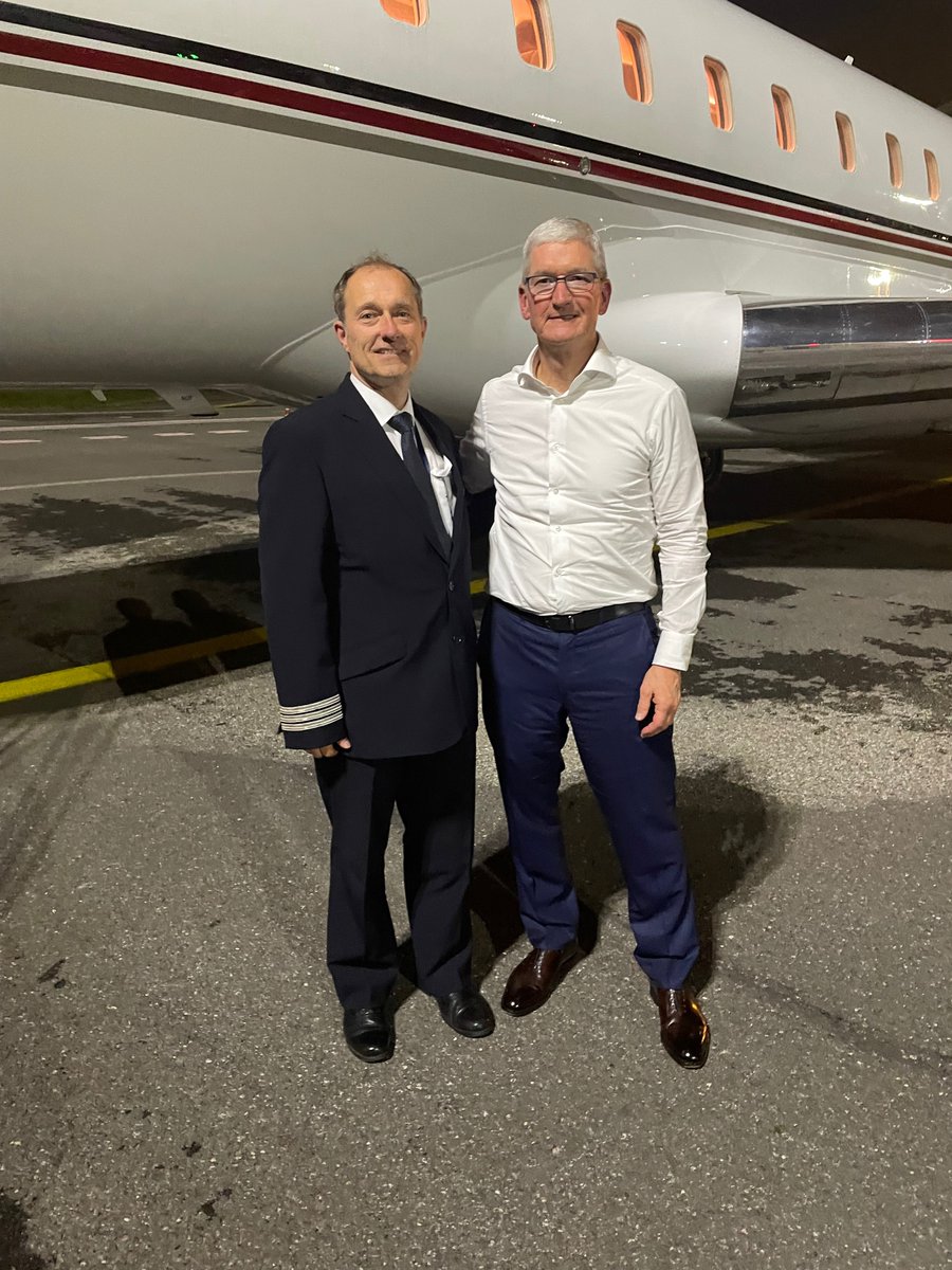 WarningZ_iOSApp's tweet photo. 🧵 It was a pleasure to support @tim_cook visits around Italy this week. Thanks for the photo op. “One more thing: 23 years on the Apple train. What a ride. 50 devices, and every single one amazing. Thanks to all of the team @AppleWorkers for their great work.” https://t.co/ocKY3FckeN