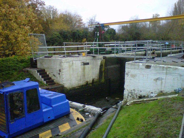 ILoveHanwell's tweet photo. Major work at Hanwell locks 94 and 93 from mid- November check notices and closures @CanalRiverTrust here -
https://t.co/gxxMHNCQOu #lifesbetterbywater #canal #boat #HanwellLocks #HanwellFlight #Hanwell https://t.co/EHPKcv99Di