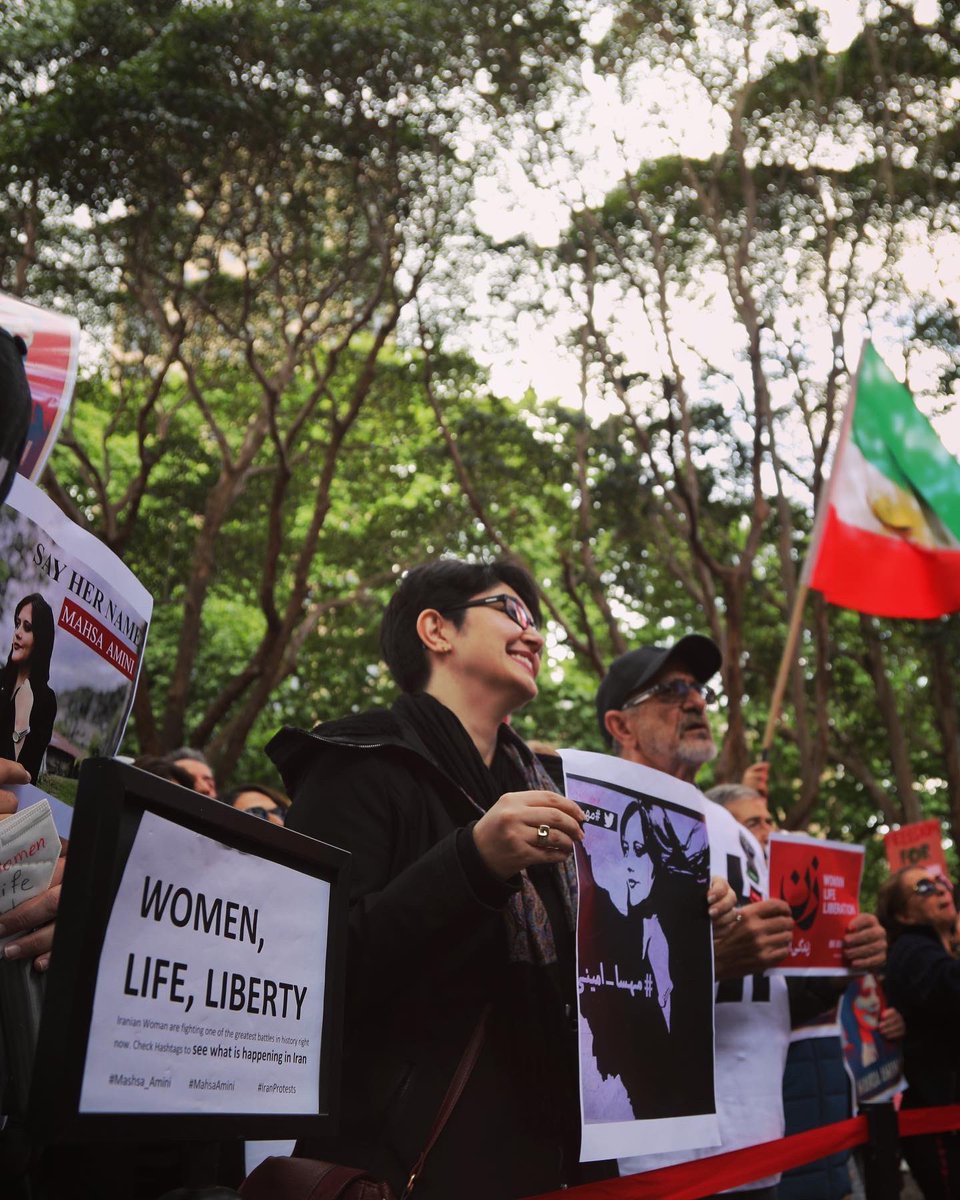 MehreenFaruqi's tweet photo. There’s a women’s revolution happening in Iran and we in Sydney are with you all the way! ✊🏽

@SabaVasefi https://t.co/5WXH8rwwPw