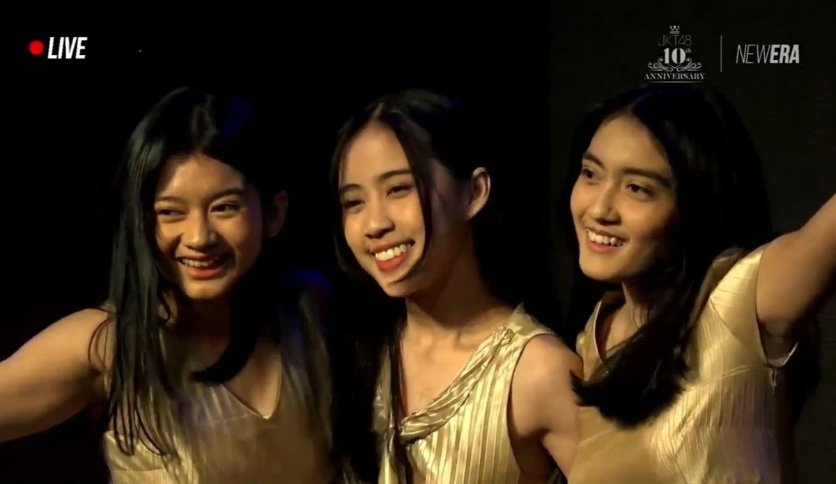 senyum semangatsss brouww~ 🤩🦖 <a href="/AM_EllaJKT48/">gabriela abigail</a> #AturanAntiCintaJKT48