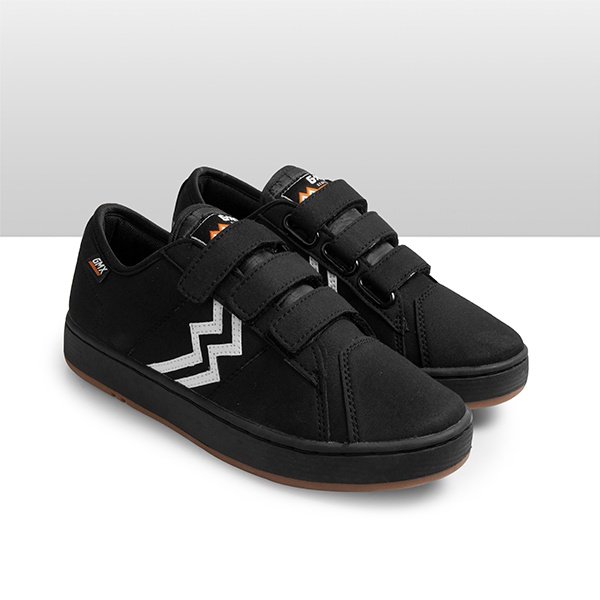 RacunBrandLokal's tweet photo. Rekomendasi Sepatu Brand Lokal By Geoffmax

Sebuah Utas https://t.co/gFodBgl8eg