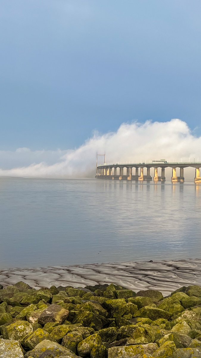 Dragons breath… 
Prince of Wales Bridge #bristol #StormHour <a href="/BBCBristol/">BBC Bristol</a> <a href="/bbcrb/">BBC Radio Bristol</a>