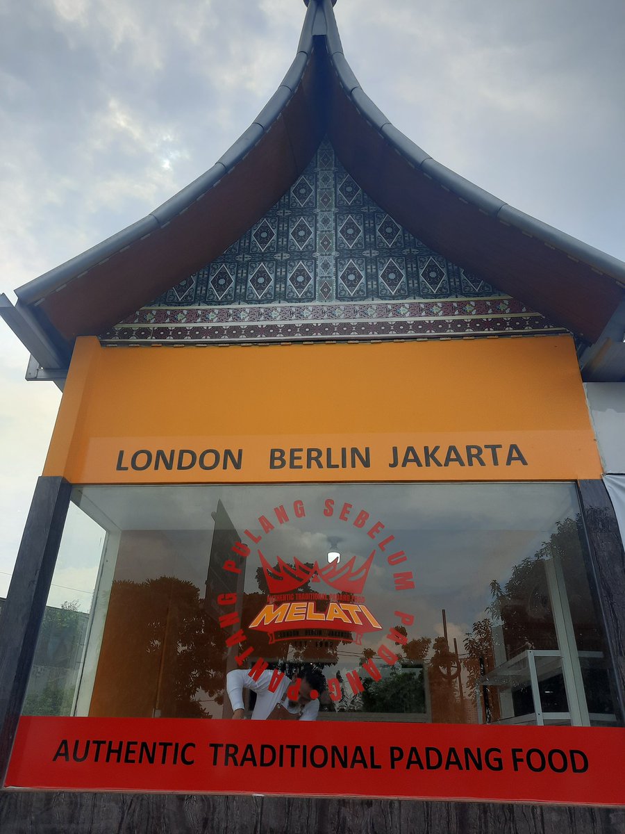 AndreTiara's tweet photo. Nemu padang enak dong di daerah veteran bintaro (dekat exit toll bintaro) #PadangMelati #MustTry
#Nagih https://t.co/o0iJ2lQ8eL