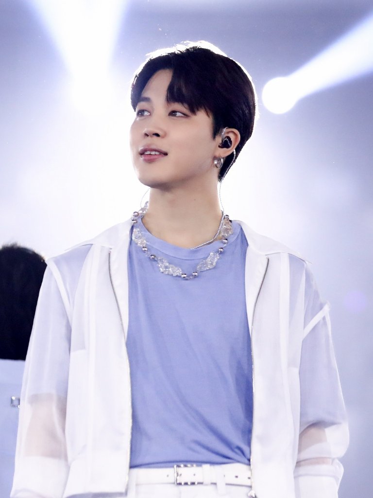 jimipics's tweet photo. jimin is a real life angel https://t.co/CpyBGoRrql