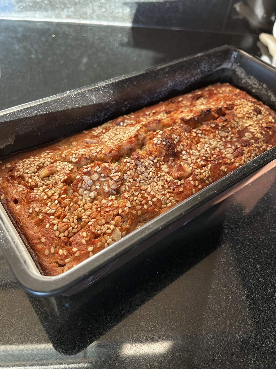 ARPA_1109's tweet photo. Today’s breakfast: banana bread 🍌 So easy to make and so tasty  
🍂 🍃 🍁 https://t.co/BXlwpXHJhz