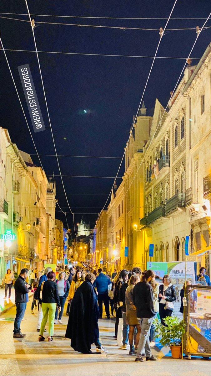 Yesterday it was like this! Thank you very much to all those who went by our corner at the European Researchers’ Night in Coimbra! It was great to talk to you about #pollinators and #pollination! 🐝🌼

Special thanks to @uc_iii for the great organization! 
#NEI2022 #ERN2022 #NEI