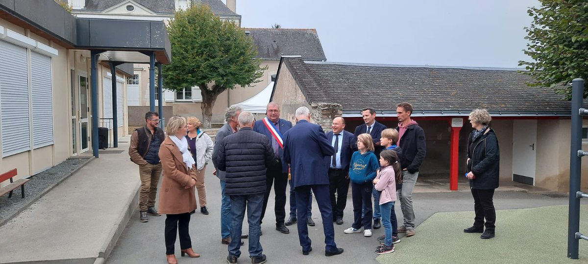 Prefet49's tweet photo. 🏫@Prefet49 a inauguré les travaux de l’école « La Source » à Chaudefonds-sur-Layon. Des aménagements pour faciliter l’accès des enfants à mobilité réduite &amp; financés à hauteur de 32 000€ par l'État en Dotation d'équipement des territoires ruraux (DETR) https://t.co/QxLiO8RmEB