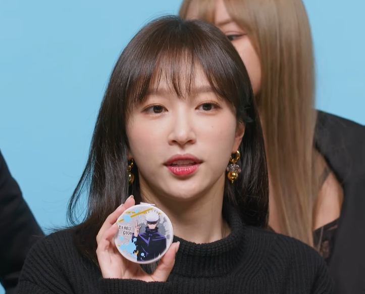 haniactivities's tweet photo. if i had a nickel for every time we got hani and gojo in the same frame i would have two nickels, which isn’t a lot but it’s weird it happened twice. https://t.co/87YJGJXHFc