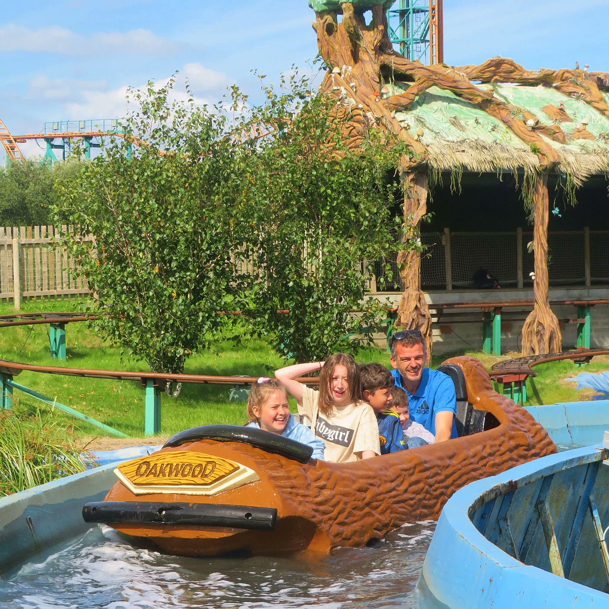OakwoodThemePk's tweet image. Find your adventure this weekend in Neverland! ☠️ Gates from 10am!
.
#oakwoodthemepark #skullrock #neverland #weekendadventures #themeparks #peterpan #captainhook #tictoccroc #logflume #waterride