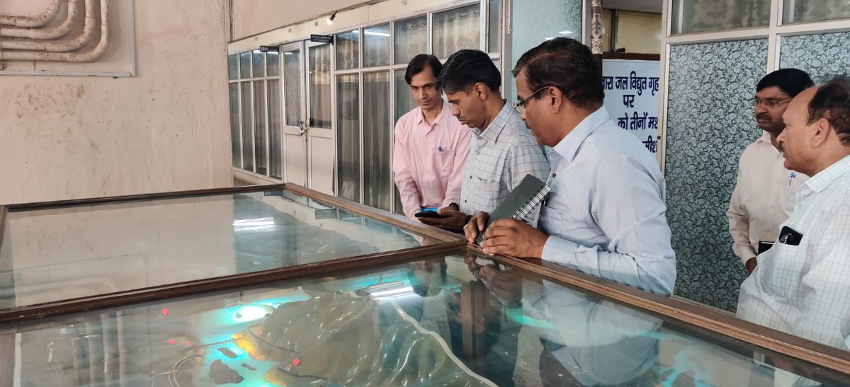 UPPCLLKO's tweet photo. अध्यक्ष, उ०प्र०पाकालि० ने आज दिनांक 01.10.22 को खारा जल विद्युत परियोजना का निरीक्षण किया, परियोजना के नवीनीकरण में तेजी लाने, निर्धारित मानकों के अनुसार रखरखाव इत्यादि पर बल दिया। इसकी उत्पादन क्षमता 72MW है,जिससे शामली एवं सहारनपुर को विद्युत आपूर्ति की जाती है। @aksharmaBharat https://t.co/iM1ugMucwK