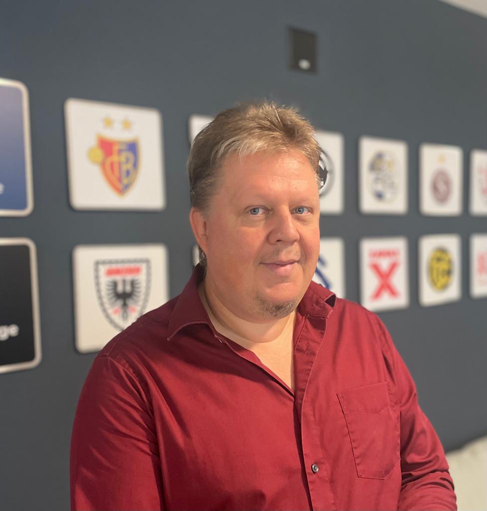 Heute habe ich meine Tätigkeit als CFO bei der Swiss Football League nach mehr als 9 1/2 Jahren beendet⚽️. Ich möchte mich bei allen Mitarbeitenden, Funktionären und bei den Clubvertretungen ganz herzlich für die tolle Zusammenarbeit in den vergangenen Jahren bedanken.