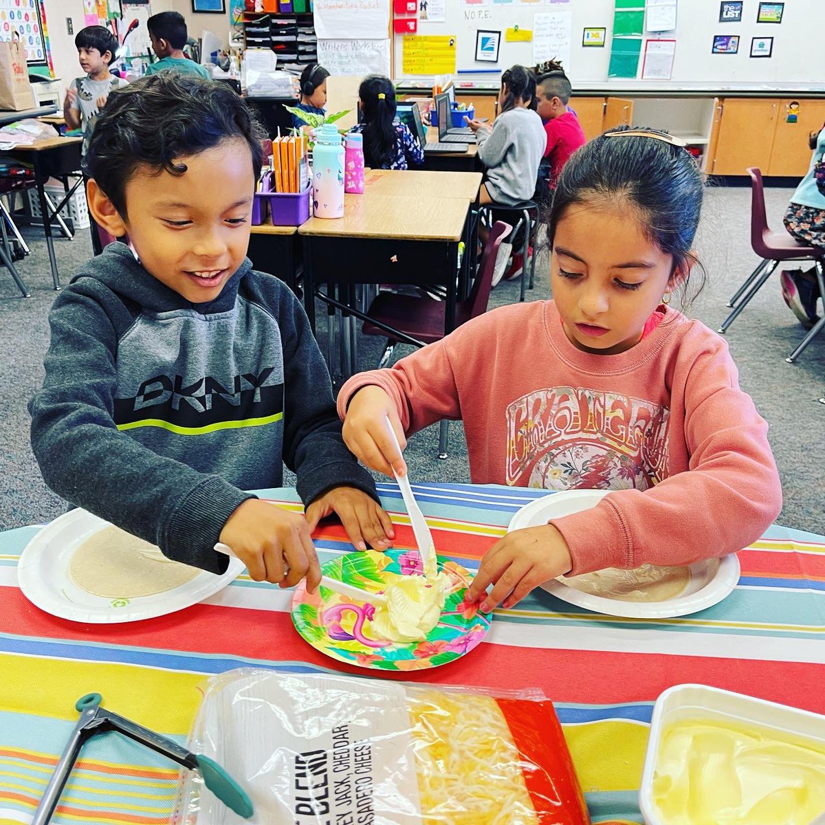 MrsReilly2WR's tweet photo. I loved sharing part of my Mexican culture with my kids today. Cheesy quesadillas for the win! #HispanicHeritageMonth @WitterRanchElem @NatomasUSD https://t.co/ATTGKybKid