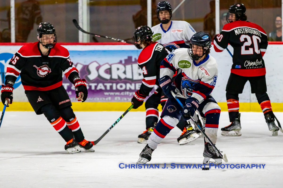 ppanthersvijhl's tweet photo. We are through period of play and while the Peninsula Panthers are outshooting @PortBombers 13-7, the score is 0-0 heading to the second period. @vijhlofficial #YYJHockey #YYJSports @Panorama_Rec ##JuniorBHockey https://t.co/m1HcEw5T3E
