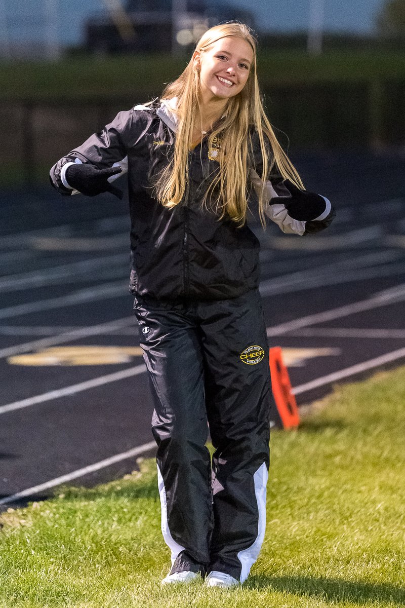 Smiles from <a href="/teddi_135/">Teddi Vonderau🦋</a> late in the game tonight. The Pirates had a lot to smile about for Homecoming. <a href="/cheer_brhs/">BRHS Cheer</a>