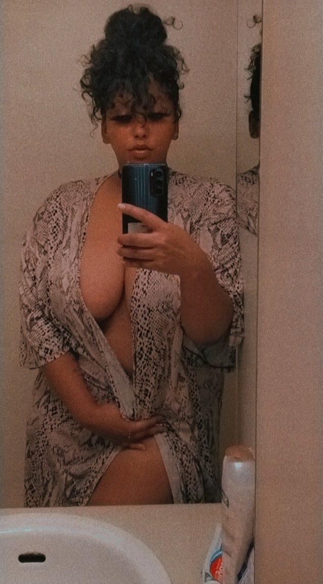 💜Chanelle💦Waterfalls💜 tweet media