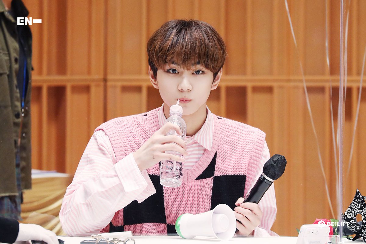 ENHYPENBRTeam's tweet photo. Retweet for #JUNGWON 's brand reputation.

#정원 #엔하이픈_정원 #ENHYPEN_JUNGWON
@ENHYPEN @ENHYPEN_members

🐈🍛 https://t.co/N5cBehzS6h