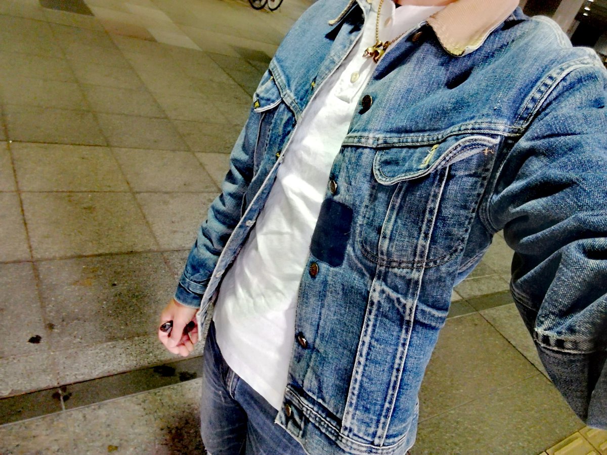 kattuxo250's tweet photo. #ジージャンフェス なるものを聞きつけたので過去画でお茶を濁す( ॑꒳ ॑ )
何故かリペア痕があると愛着が爆増して手放せなくなる˙𐃷˙
#CopperKing
#Lee ストームライダー https://t.co/DGQ5PoiO9R
