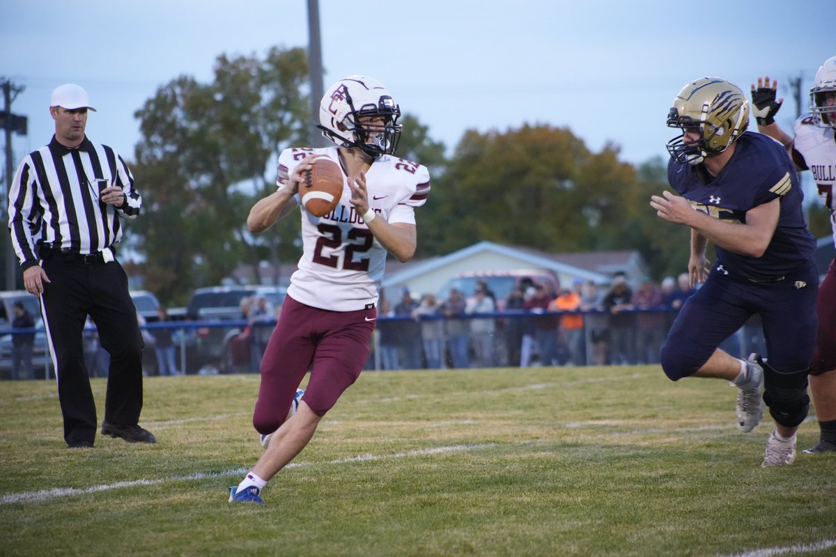 WstrnEdgeSports's tweet photo. Bowman County defeat Heart River in Belfield 24-8. #NDpreps #NDHSAA https://t.co/mph7NVdNiK