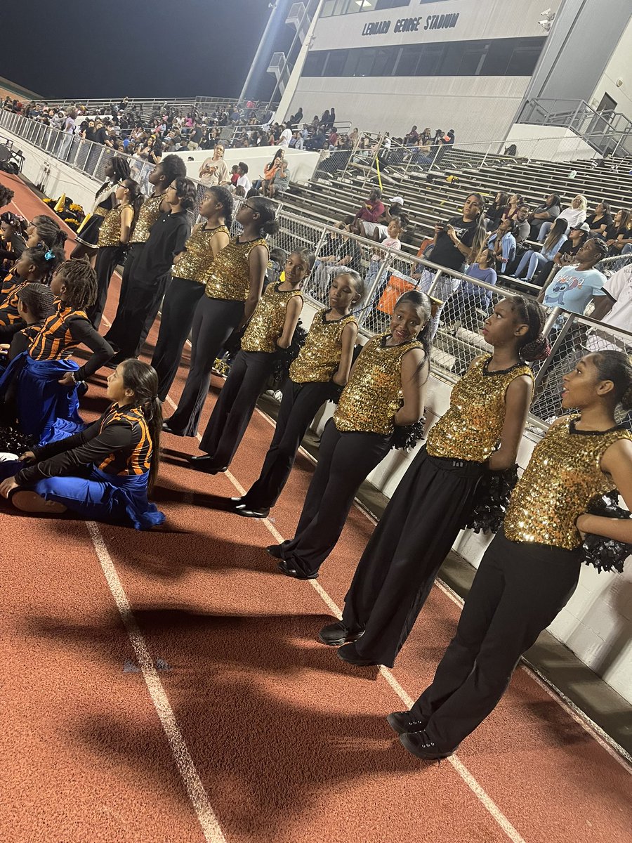 DanceHoffman's tweet photo. It was a successful night with @danceatike ! Our Hornets had the chance to see all the opportunities that high school has to offer. When we work hard we play hard! They had so much fun! We are so proud of them! More posts loading . . . @HoffmanMS_AISD https://t.co/klcPvW0ils