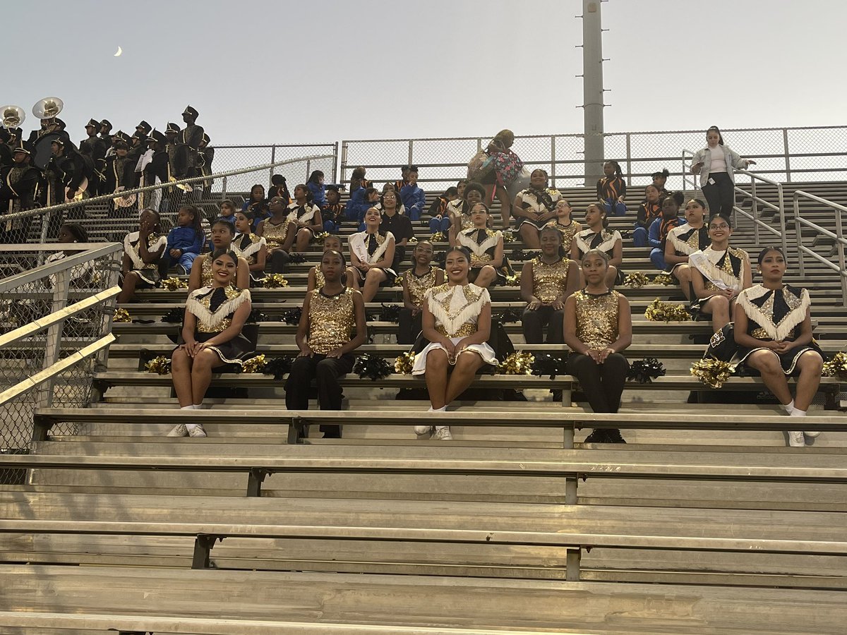DanceHoffman's tweet photo. It was a successful night with @danceatike ! Our Hornets had the chance to see all the opportunities that high school has to offer. When we work hard we play hard! They had so much fun! We are so proud of them! More posts loading . . . @HoffmanMS_AISD https://t.co/klcPvW0ils