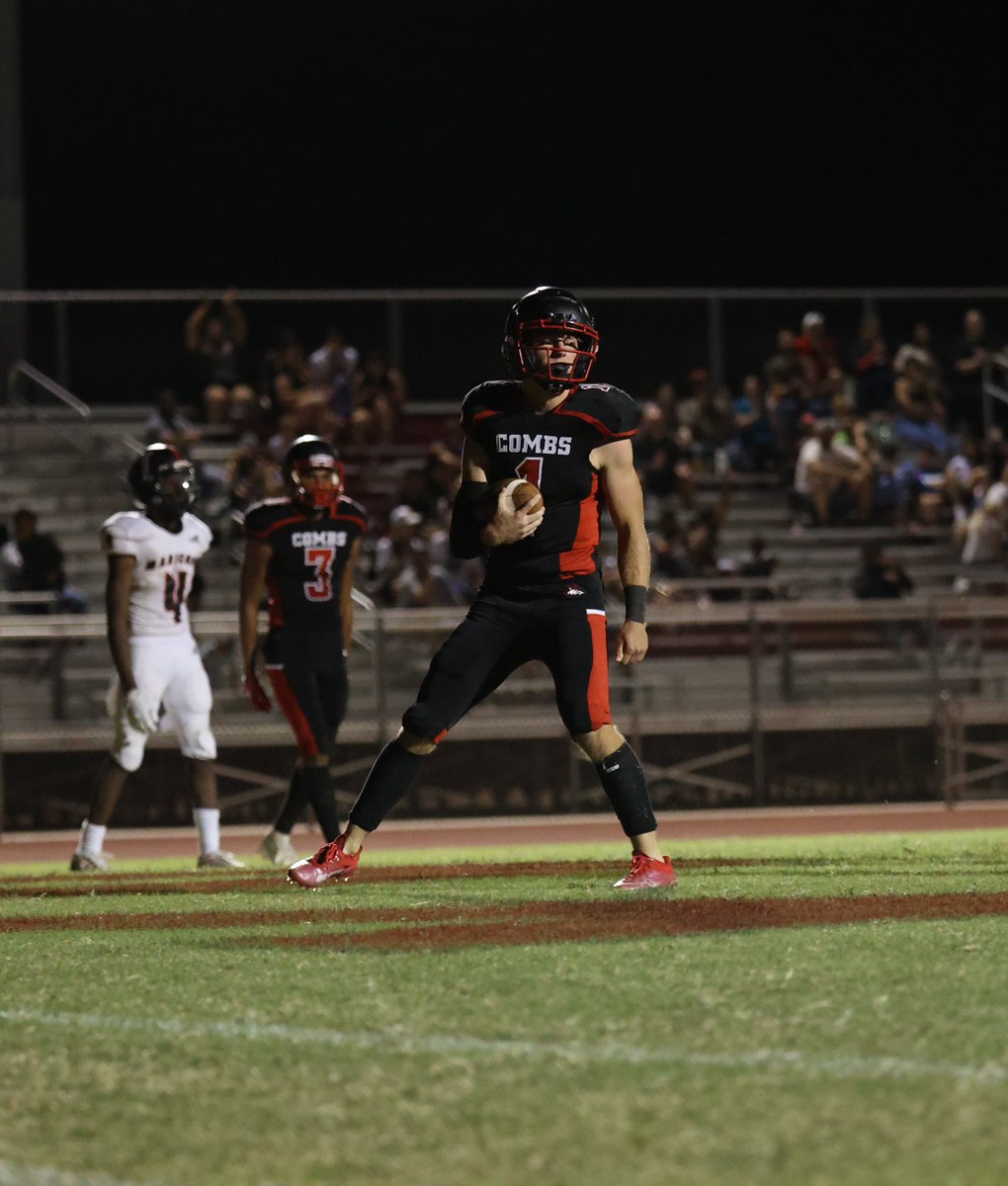 Hale into the end zone again to pull the Coyotes ahead 21-17 with 7 to go in Q3. 

<a href="/JOCombsUSD/">J.O. Combs Unified School District</a> <a href="/CombsNewsMedia/">Combs News Media</a> <a href="/CombsHighSchool/">Combs High School</a> <a href="/AZPreps365/">AZPreps365</a>