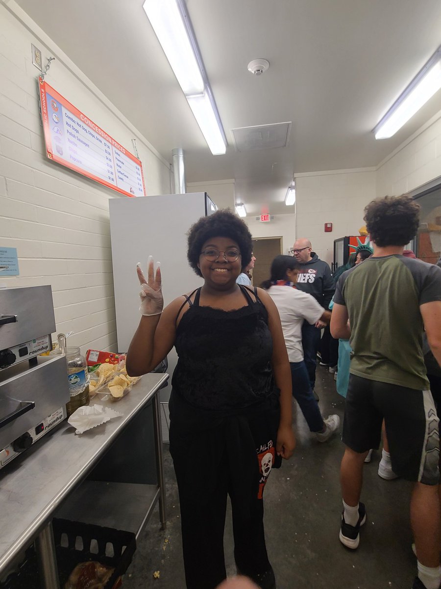 3DE-Olathe East tweet media