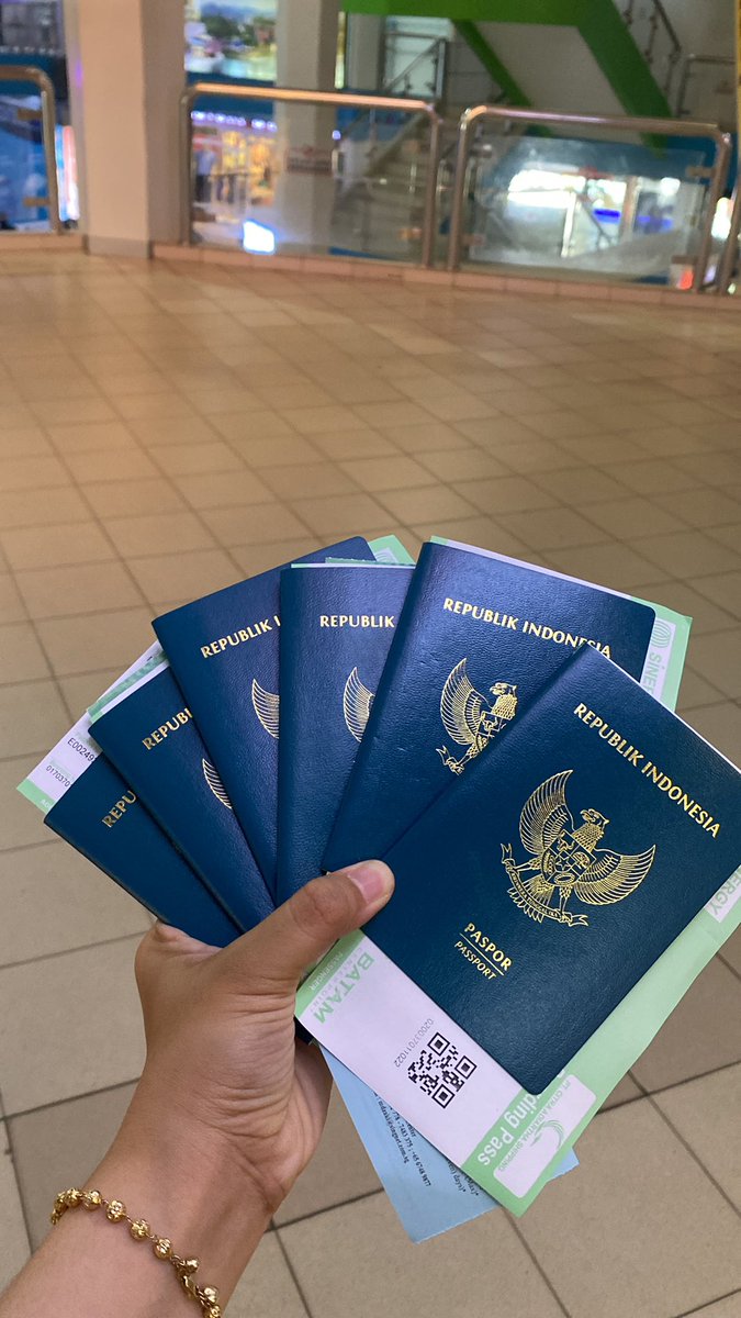 niningindiraa's tweet photo. My weekend !! 
Jadi tour guide dlu 😂😂 https://t.co/KEh6S0jyIY