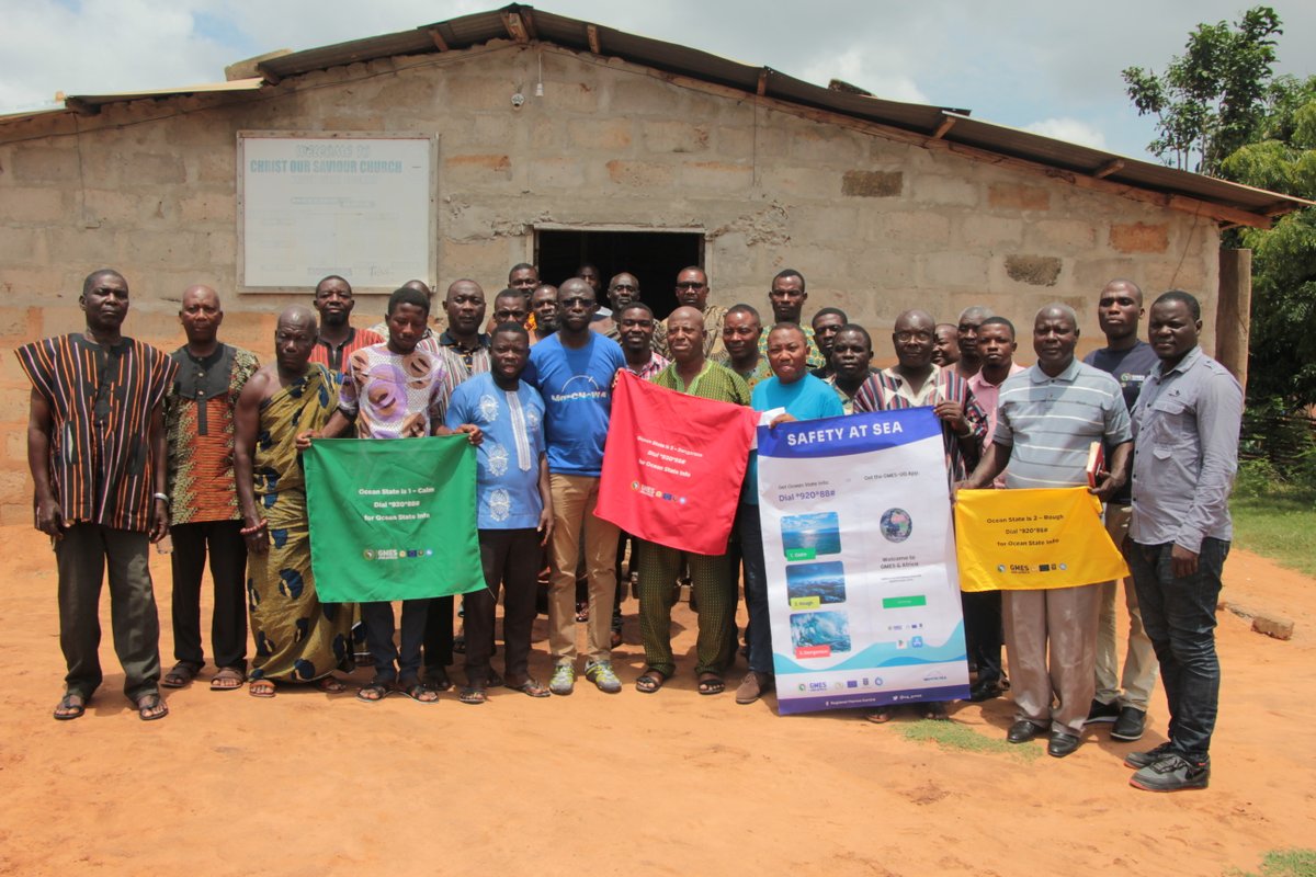 #SafetyAtSea campaign in the coastal communities of Ghana. Canoes owners, chief fishermen, assemblymen & crew members are engaged.

Dial *920*88# or Get UG-GMES App for Ocean State Info in #Ghana 

Great teamwork from @UnivofGh @GMESAfrica @GhanaMet @CanoeGear @FisheriesComm