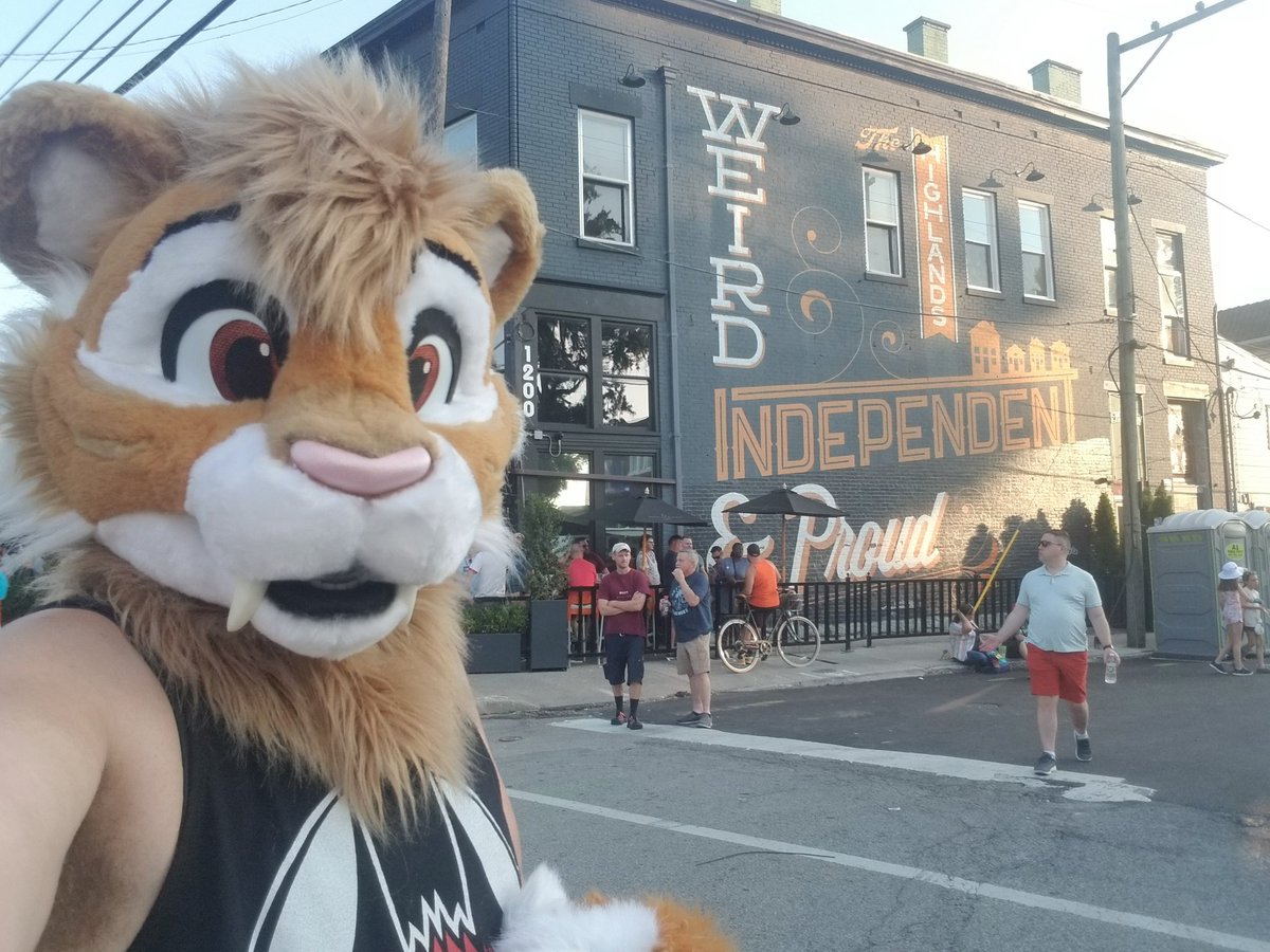 <3 Louisville.

#FursuitFriday