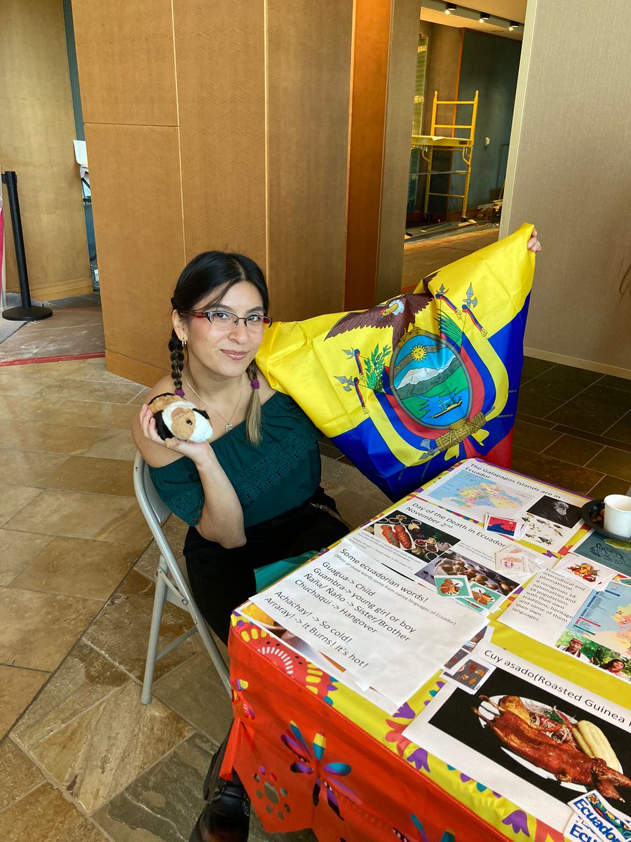 ErikaPinto96's tweet photo. Great day sharing about our cultures at @ScienceStowers #cuysito #Ecuador https://t.co/pv55YJ6djR