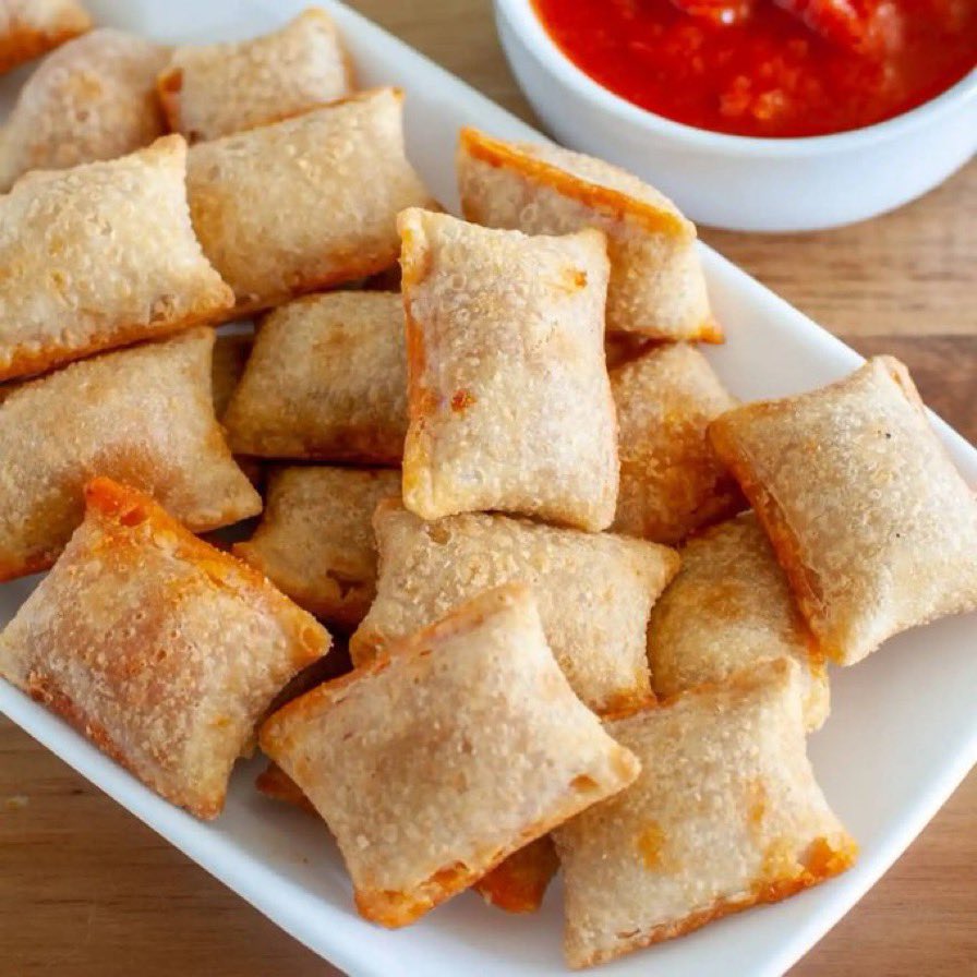 Kgformvp211's tweet photo. Pizza Rolls were invented in Duluth, Minnesota in 1967. I guess thats Minnesota style pizza? 
#Minnesota https://t.co/eUZa8tLsIj