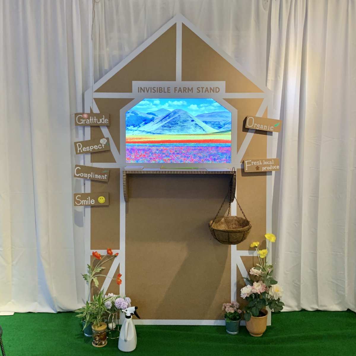 Invisible Farm tweet media