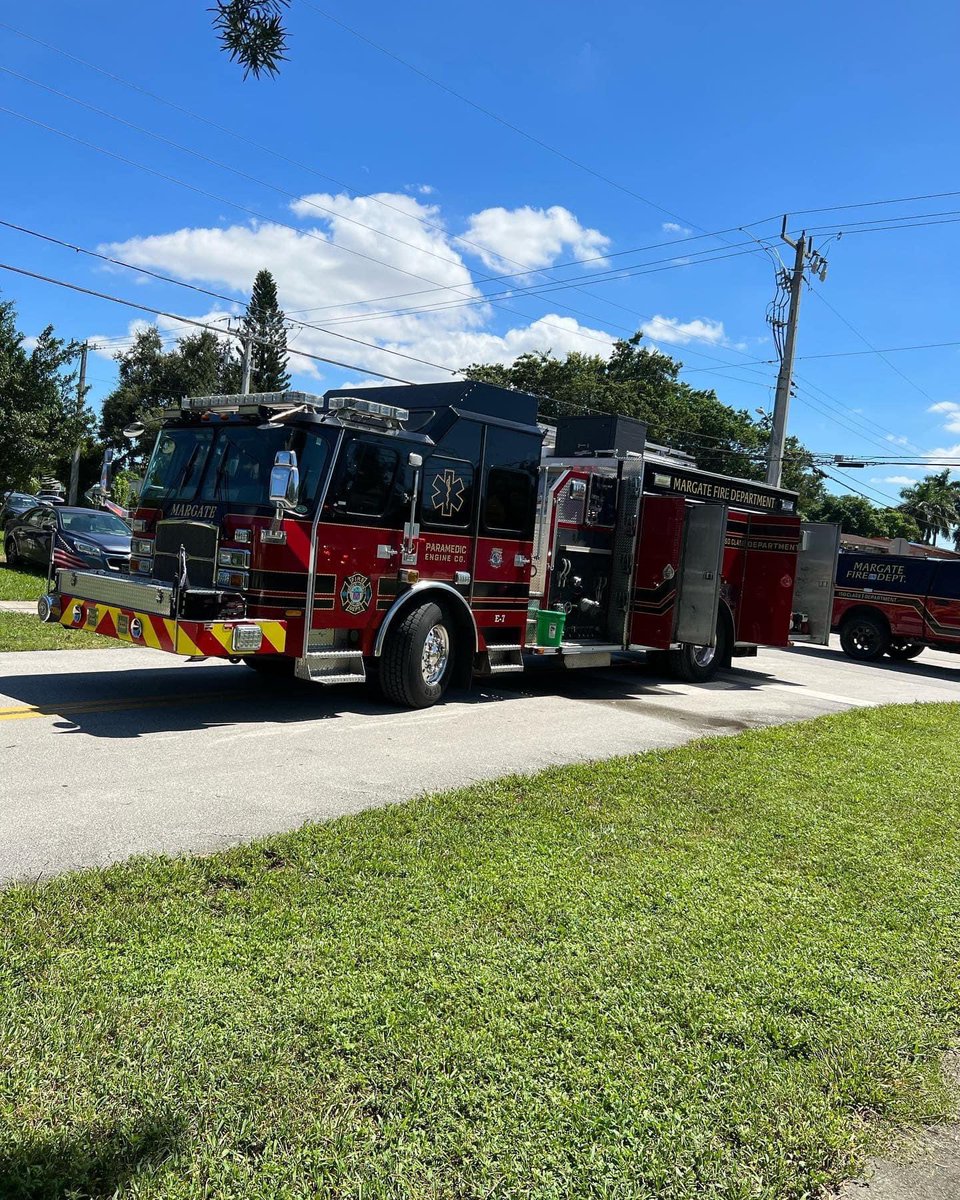SFREST's tweet photo. 🔥Working Fire🔥 

Residential structure fire earlier today in Margate

Units Due: BC44, BC98, CN26, E18, E34, E50, FM58, Q44, Q58, Q98, R18, R44, R50, R58, R98 https://t.co/gyqvpDgU89