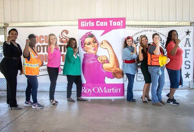 donnapbailey's tweet photo. “Girls Can Too” girls mentor program rolled out today! 💪 https://t.co/0tZ3wVrpQV