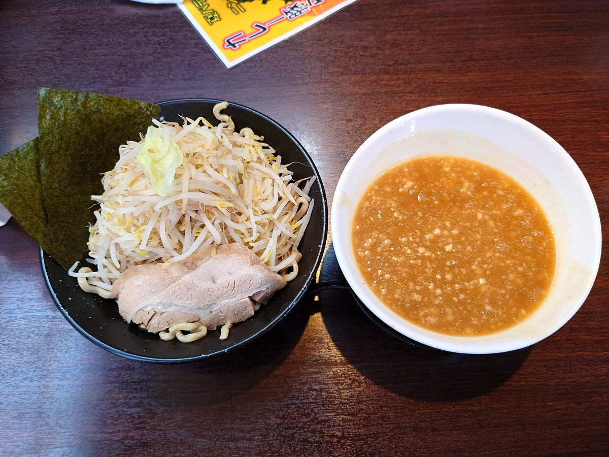 EtaKURmXq5ksAs1's tweet photo. 正田醤油スタジアム群馬の近くの、豚さんちという店でつけ麺を食べた。スープが濃厚で美味しかった。
#豚さんち https://t.co/2Qbi9SH8iC