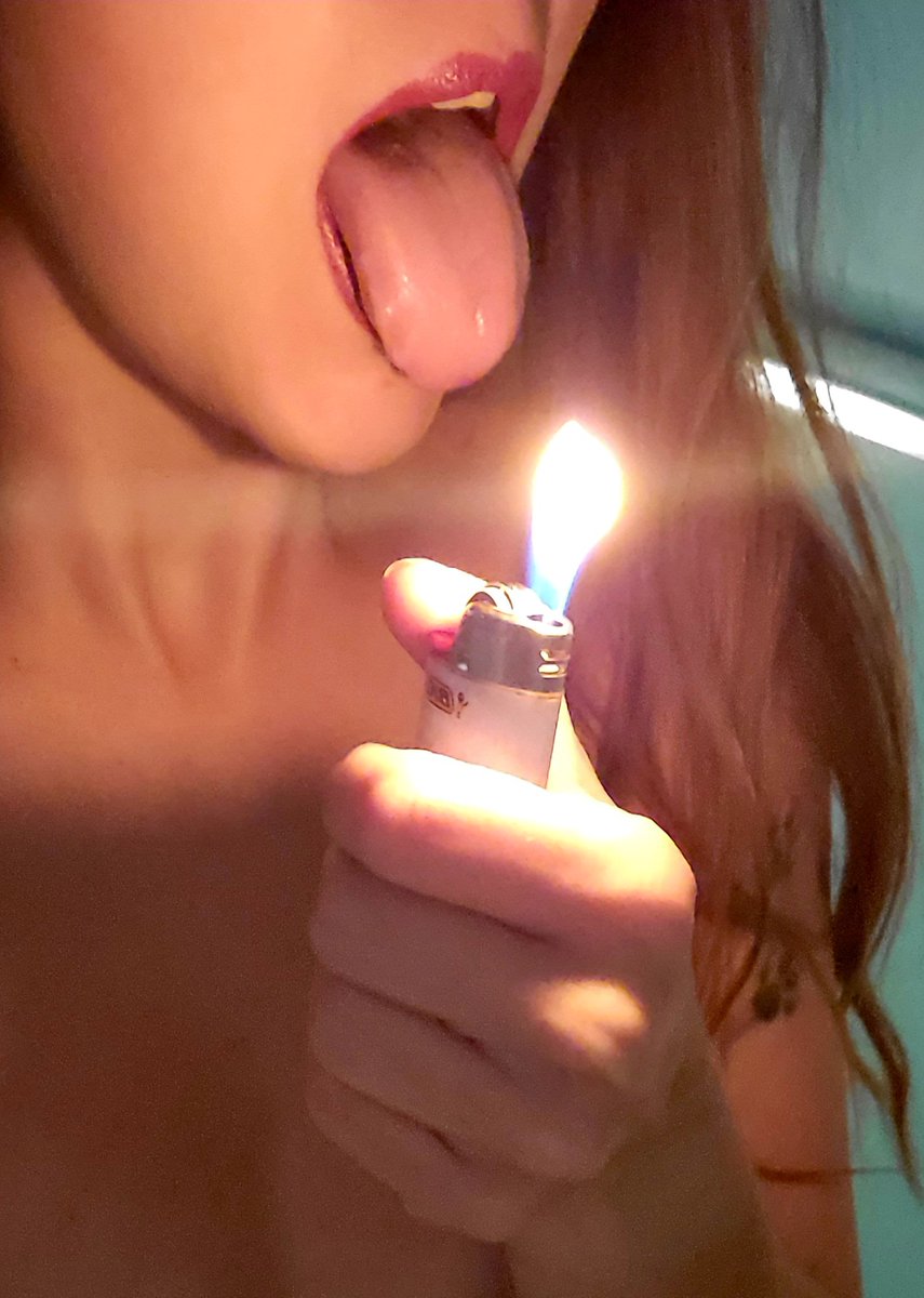RileyWolfeOF's tweet photo. Name that movie! Correct answers get a FREE 3 day subscription to my Onlyfans!
#Trending #SpookySzn #movie #TriviaFriday #Iamgod #onlyfans #kinkytorture #Lipstick #FYP #Instagram #TikTok #TimsRun #Autumn #WelcomeOctober https://t.co/AiCtPQELeE