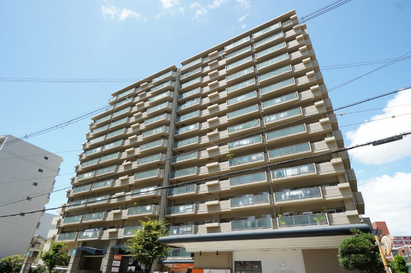 JpnRealtySTARTS's tweet photo. Corner 3BR room 10min-walk to #Noda, #Ebie station in #Osaka.
Price: JPY48.9M ≒ USD338K ≒ EUR345K
Structure: Steel-framed RCS
Built: Oct 1986
Size: 76.39m2 / 822.25ft2
#renovation #realestate #property #dishwasher #HanshinLine #FukushimaWard #Japan #sale https://t.co/IqNZ8ZJUDQ