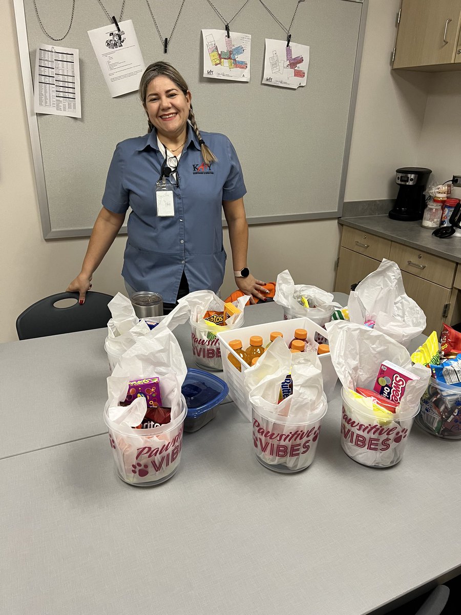 PTABulldogs's tweet photo. The school would not function without out wonderful custodial staff!! Thank you for all you do!! https://t.co/HSCaU7GY1U