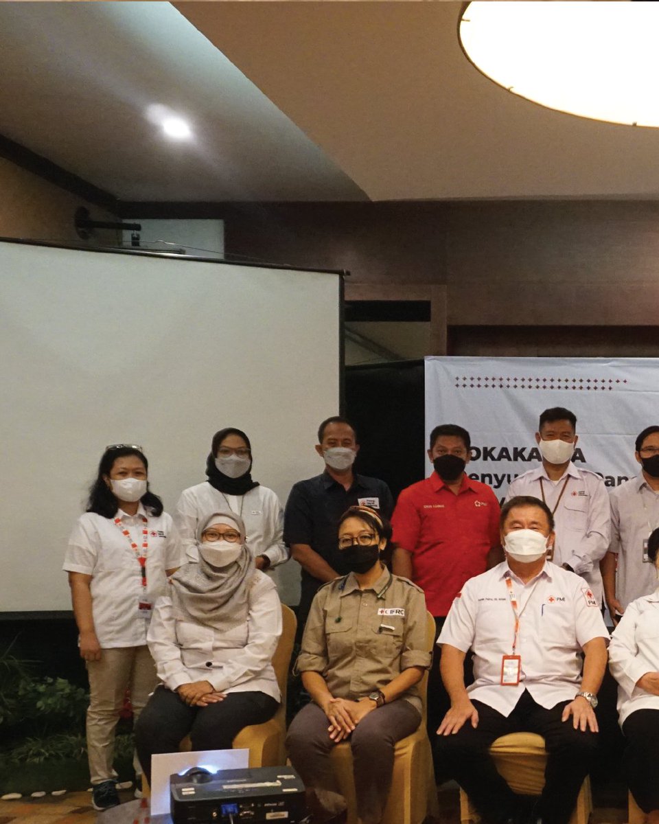 pmibatam's tweet photo. tempat berlangsungnya  kegiatan, ikut menambahkan bahwa panduan ini tentunya akan menjadi acuan untuk tiap instansi baik internal dan eksternal agar saling mengetahui peran dan fungsi tiap elemen dalam upaya kesiapsiagaan bencana tersebut. (4/4)

#PMISiapBantu
#TerusTebarKebaikan https://t.co/DUhHoeP3Hn